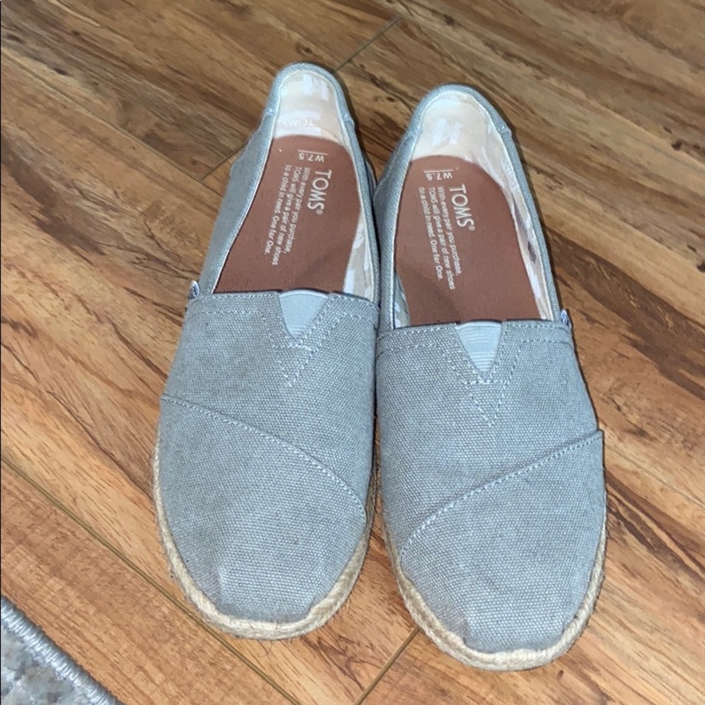 Toms
